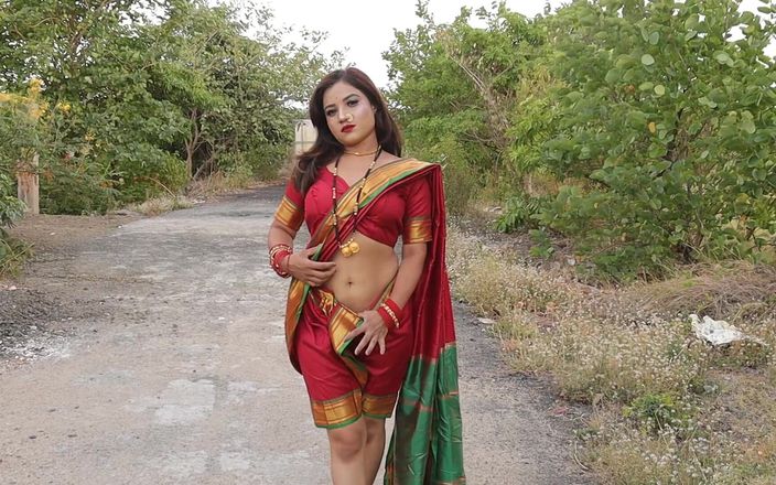 Marathi queen: Novo look da noiva tirando a roupa e provocando