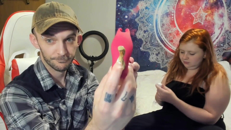 Sin Spice by Sophia Sinclair and Jasper Spice: Animour - dezbrăcare cu vibrator și masturbare