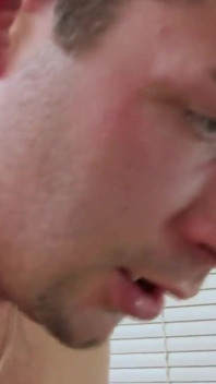Sexy brunetka dole pro dobré šukání