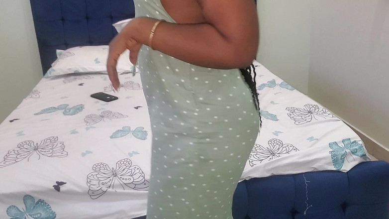 QUEENLYSSA: Takto začínám mastrubovat v Indii