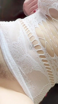 Sex s kočička v krajkových punčochách POV sperma v ústech