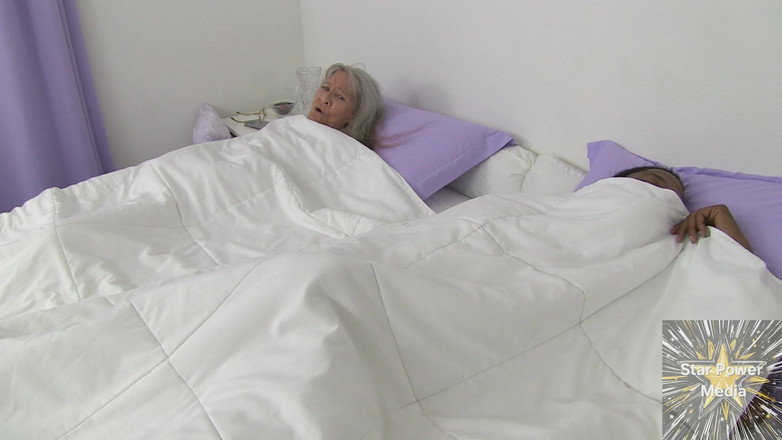 Savvy G: Bbc savvy fängt haus sitter leilani Lei am place von...