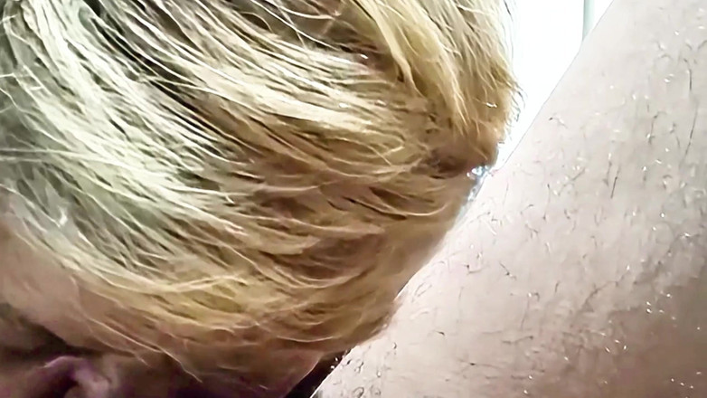 Milfta boohot: Seks oral dewasa