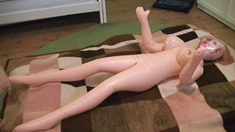 Mark Hannes: Sexdoll Creampie Fuck Masturbation