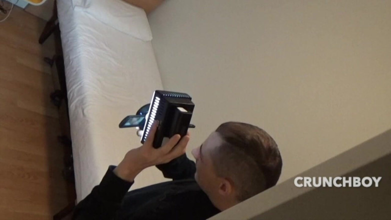 Home web camera: Cam porno con un ragazzo peloso eccitante