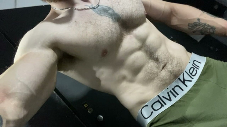 Hunky time: Spogliatoio dopo la palestra