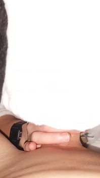 Sora vitregă excitată suge o pulă grasă în pijs drăguț cu vedere la persoana 1