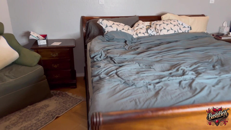 Busty Bexx: Желание единорога на день рождения