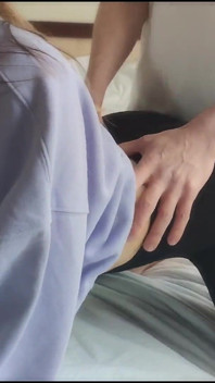 Sex senzual cu iubită drăguță în ciorapi negri