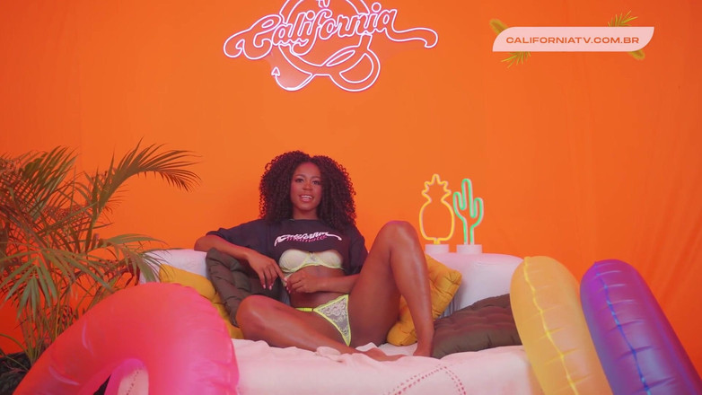 California TV: Iasmin Santana: Intim musim panas