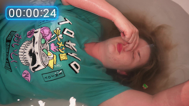 JessieHH: Sfw Holding My Nafath Underwater Challenge 4K 60fps Percuma