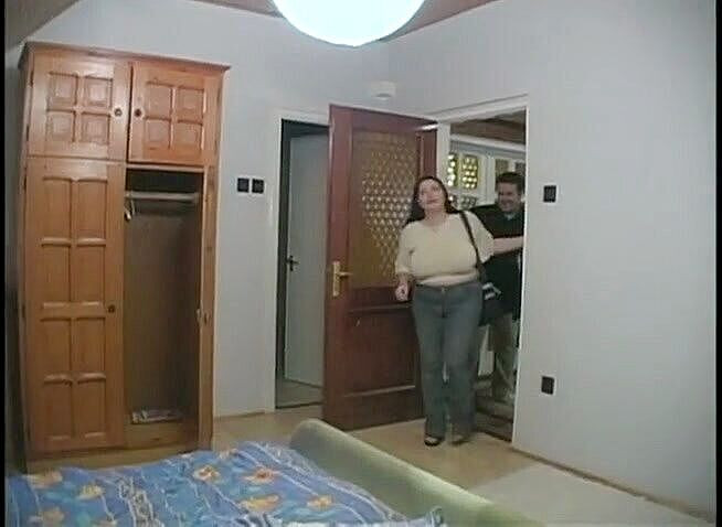 Bisexual Illusion: नकाबपोश कट्टरपंथी जोड़े को चोदता है और दोनों को चोदता है