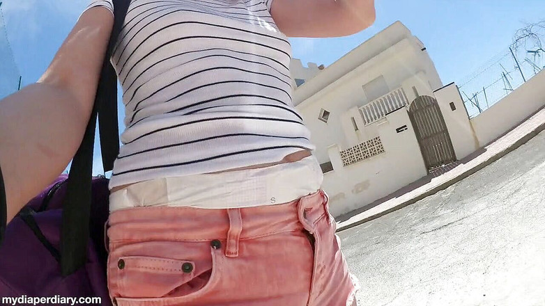 Faye Taylor: Tena Slip Maxi urlaubsspaziergang