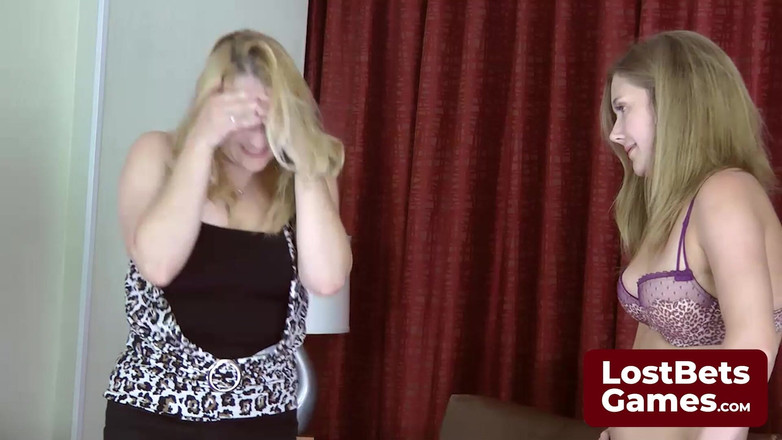 Lost Bets Games: Le loser du strip-tease du jeu de stomp se fait...