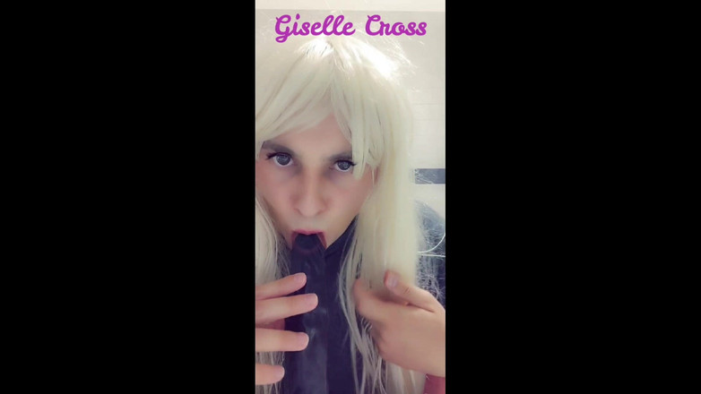 Giselle Cross: Latihan deepthroat dildo kote hitam besar