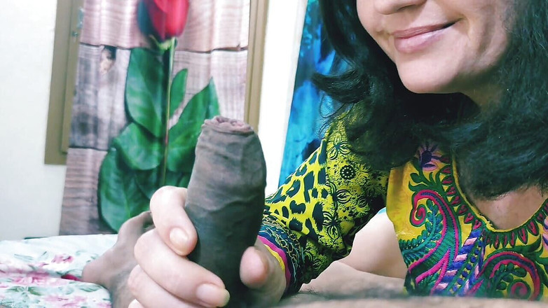 Bolly Karma: Пропуск на свободный секс свекрови