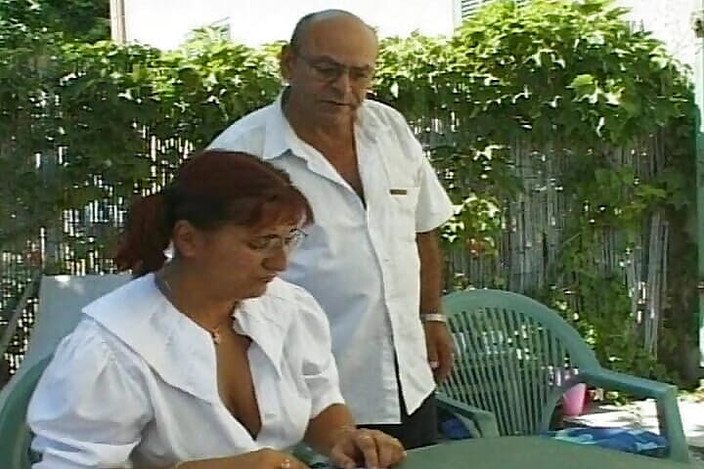 Planete Francaise: Старую французскую женщину раздалбили два зрелых члена