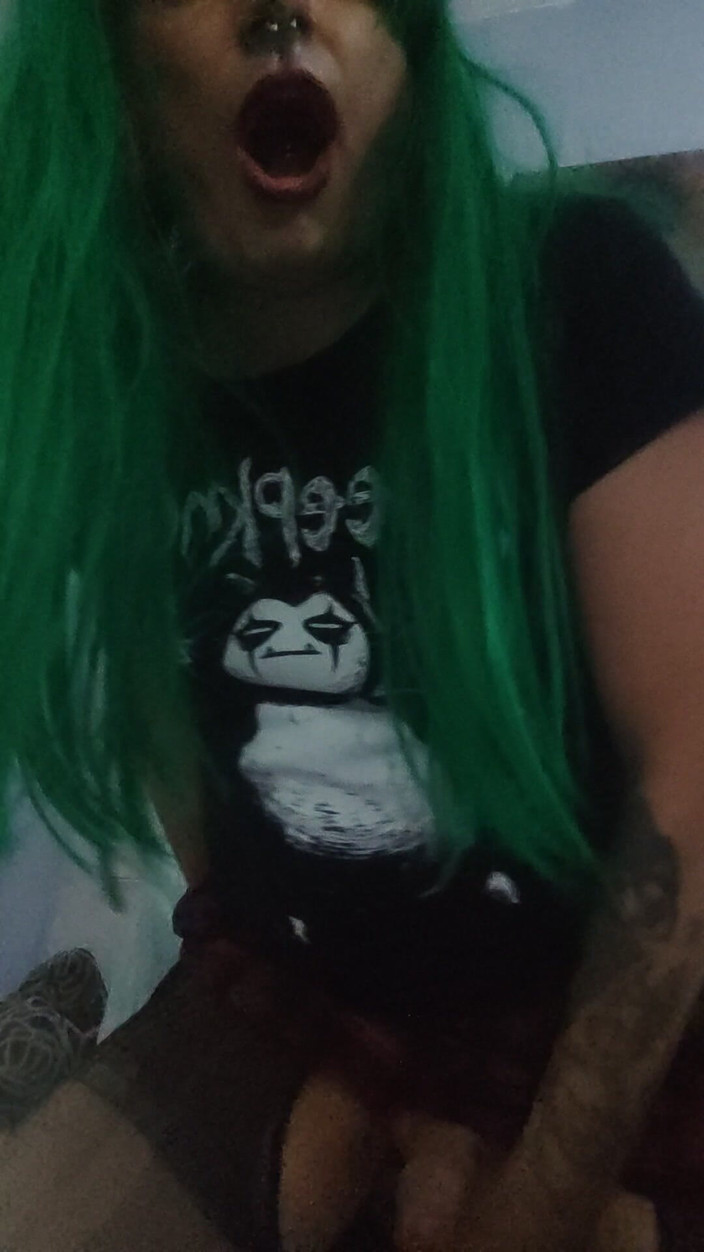 Alicia Moonkalation: Alman Punk Shemale Solo Cum Verir