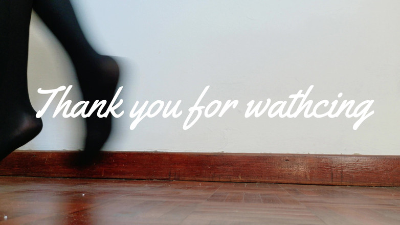 Kinky Lyrical: Stoking nilon dan sepatu hak tinggi yang jernih