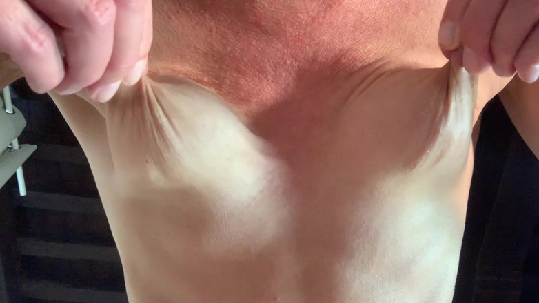 Lolacam: 小さなおっぱいロングニップ