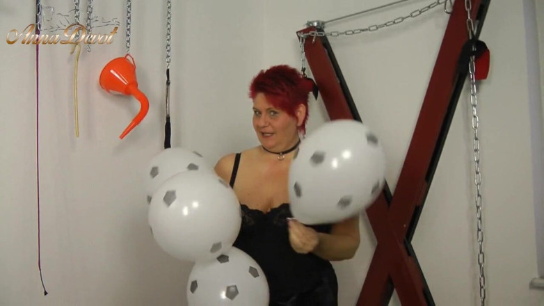 Anna Devot: Balloon BBW football time