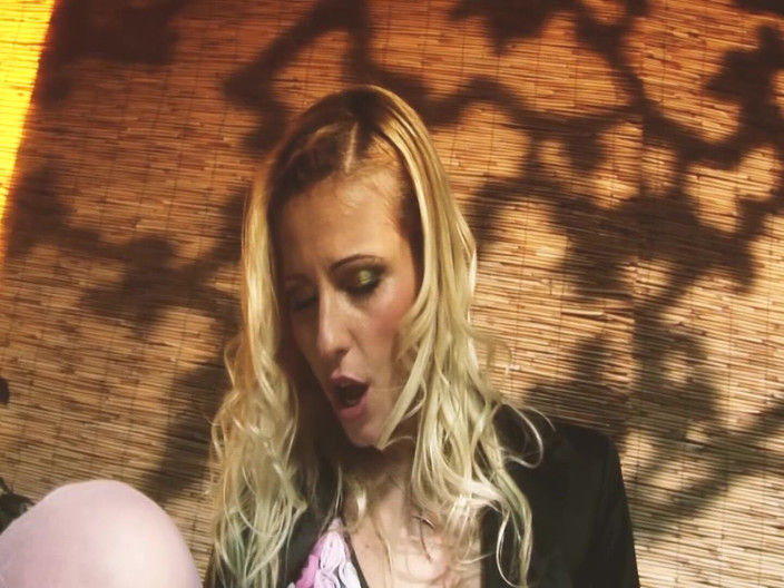 DARVASEX: Sexy Booties Scene-2_a Cantik Dalam Pakaian Dalam Menikmati Seks Dubur...