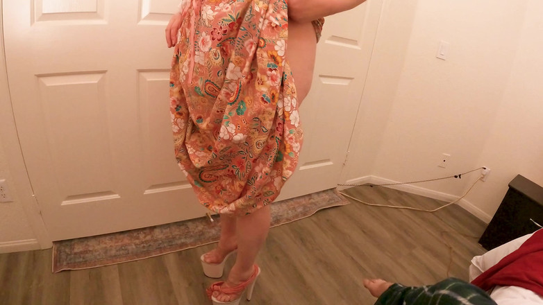 Erin Electra: Mẹ kế đánh bóng con cu của con riêng cho nhà...