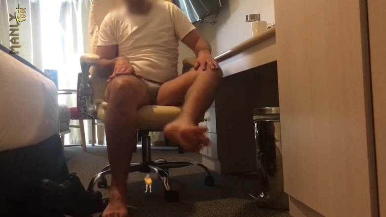 Manlyfoot: Un salto gigante - para un hombre pequeño - pie de hombre -...