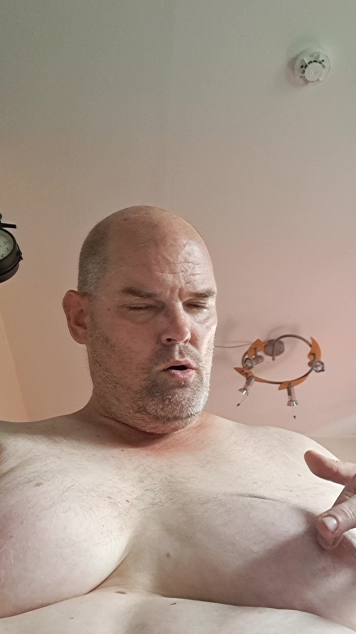 Fickspecht: The Bitch Is Fingering Again