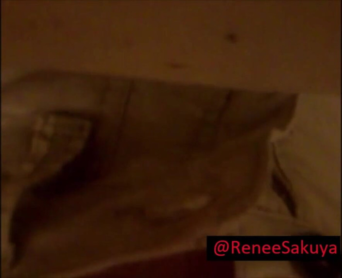 Renee Sakuya: Kencing dalam tandas
