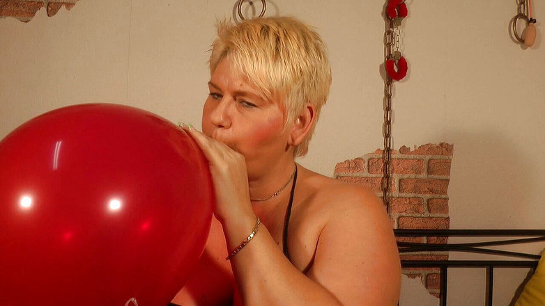 Anna Devot: Annadevot - parlak kırmızı balon