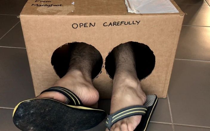 Manly foot: Surprise Delivery Series - Worn Out Flip Flops - Thongs - Big Male...