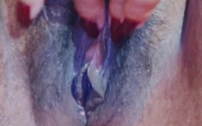 Roseminia: Close up fingering of nice pussy