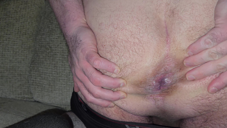 AssPlayLove: Cewek sange ini lagi asik masturbasi sendirian sambil fingering memeknya -...