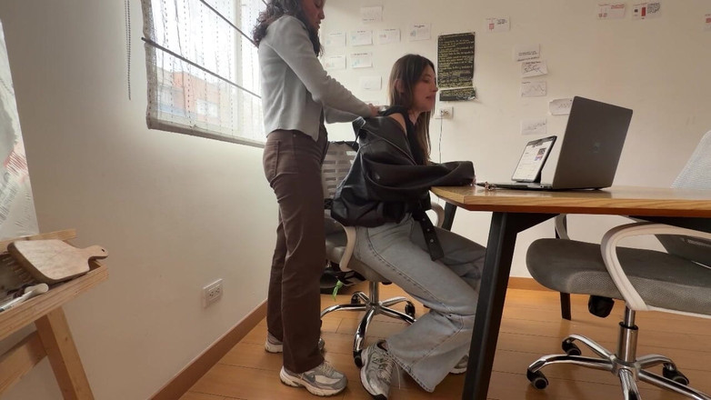 scarlettandc: Lesbický fetiš si hraje se svými koženými bundami