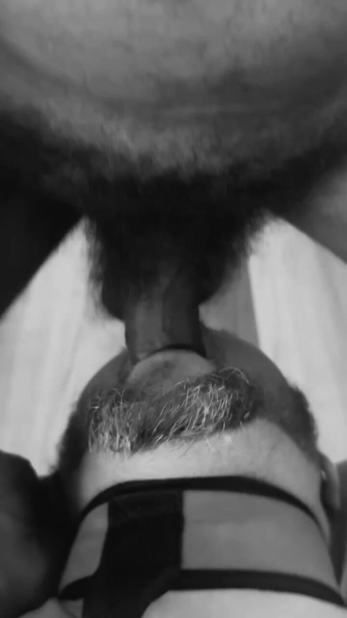 BBC11inchTOP: Jon bryr sig om du suger den här kuk