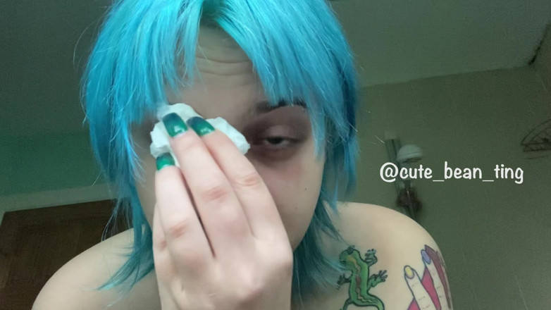 Alice Bean: Topless Induced Sneezing
