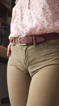 Stoute collega pronkt met Wedgie Poesje