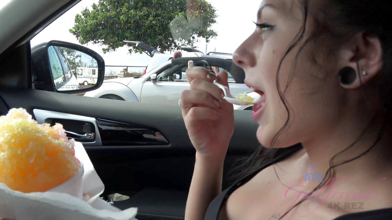 ATK Girlfriends: Liburan virtual di hawaii bareng si seksi megan sage 4/9