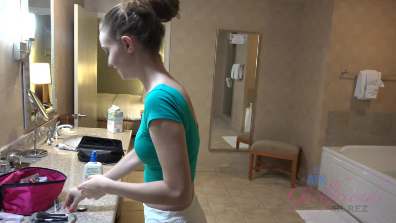 ATK Fans (Girlfriends): Virtual Vacation in Las Vegas with cute Tali Dova 1/3