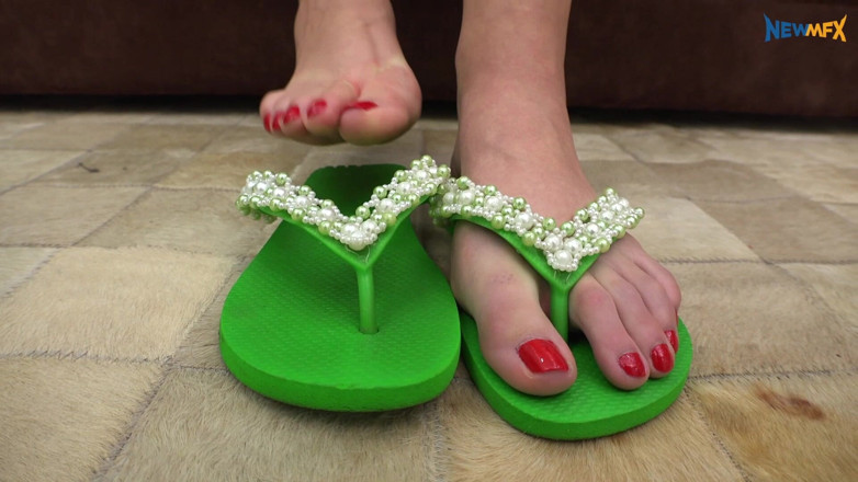 NewMFX Feet: Taamy's Green Flipflop