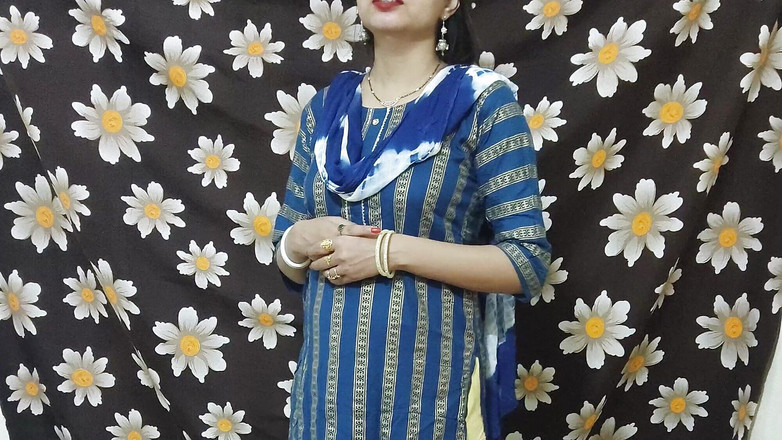 Hornycouple149: Jija joder cómodamente, no te sangrías para romper tu coño...