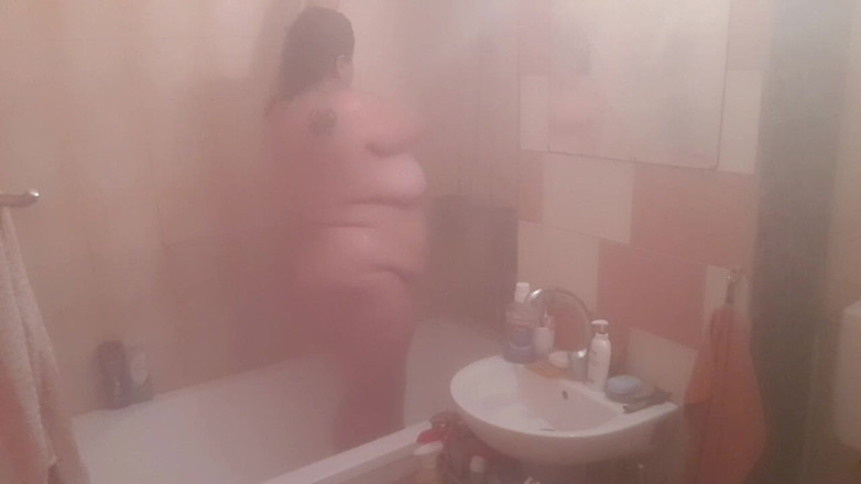 LoraBbw: Voyour recebe surpresa/enteado me assiste