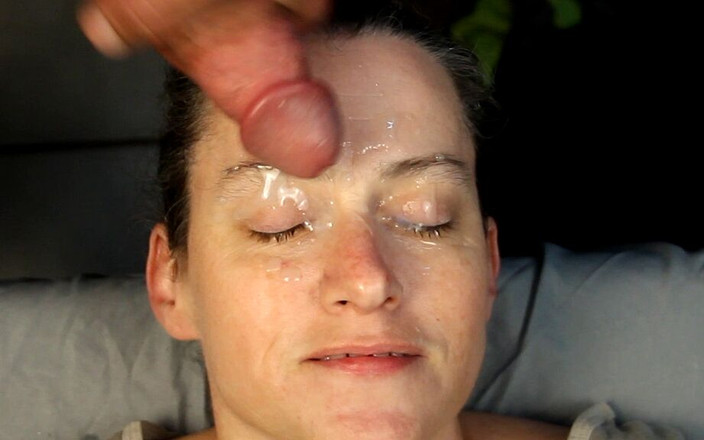 Dirty Dees: 巨大的精液爆炸在我操逼的脸上