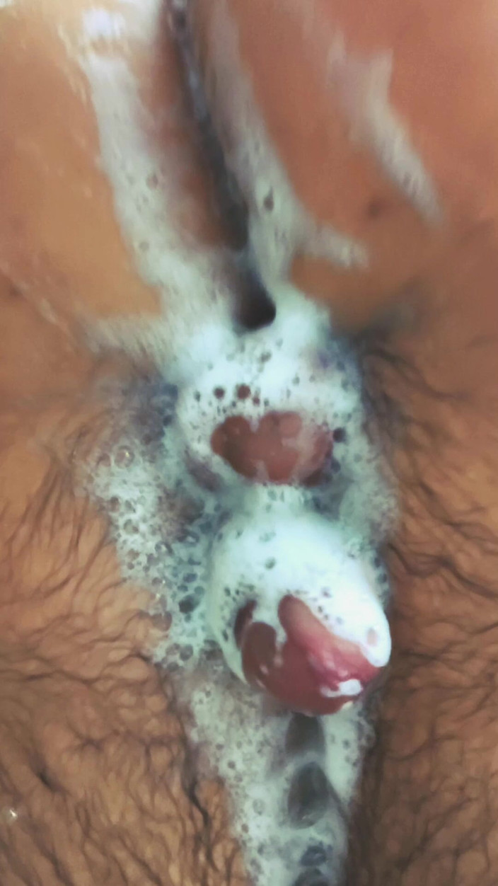 Camilo Brown: Mi sono super arrapato davanti alla doccia e volevo condividerlo...