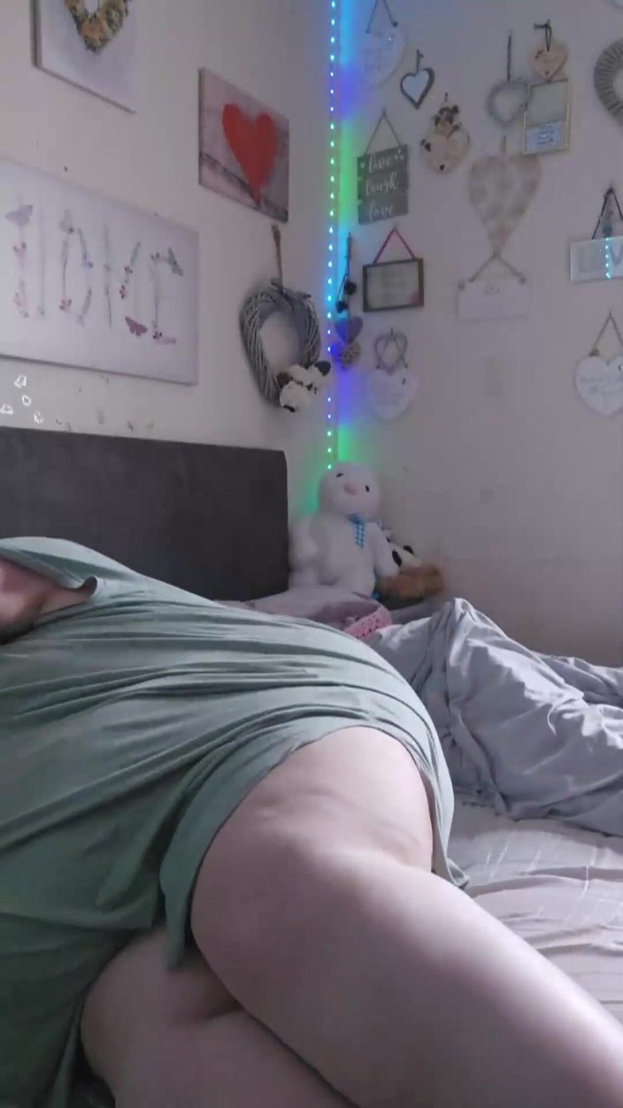 SSBBWLadyBrads: SSBBW 清晨流着白浆的身体