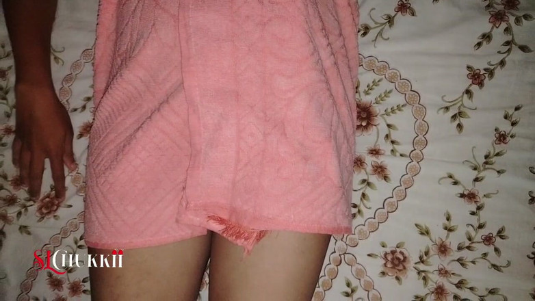 SL Chukki: Mutlu Sikişler - Üvey Kız Kardeş Noel Sürprizi