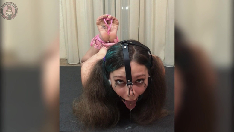 Sweet Sansarella: Hogtied slampa, näskrok, ring munkaggling