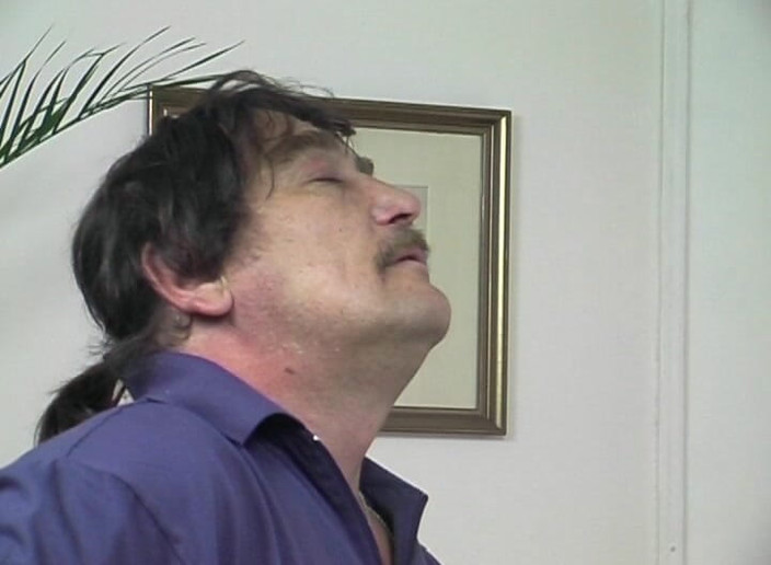 German Amateur Videos: Secretara germană super sexy are nevoie de o mărire la...