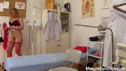 Mature Gyno Spy: Mature gyno- old freaky gyno doctor installs cam in his...